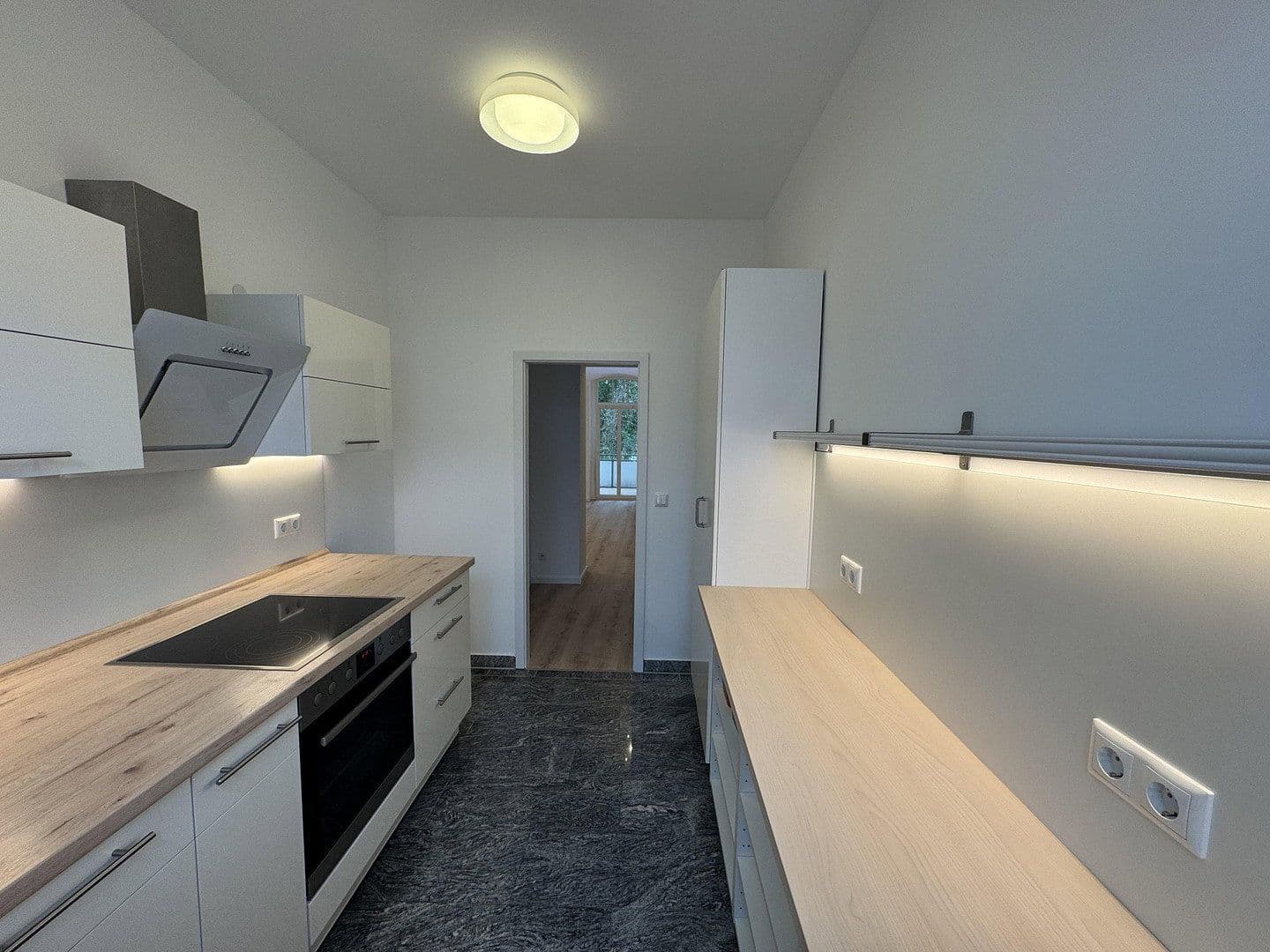 Pronájem bytu 2+1 70 m², Halle (Saale), Sasko-Anhaltsko Pronájem bytu 2+1 70 m², Halle (Saale), Sasko-Anhaltsko