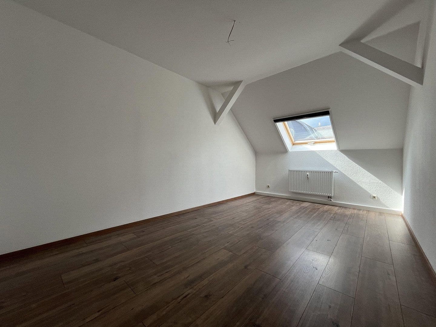 Pronájem bytu 4+1 95 m², Casparistraße 4, Chemnitz, Sasko Pronájem bytu 4+1 95 m², Casparistraße 4, Chemnitz, Sasko