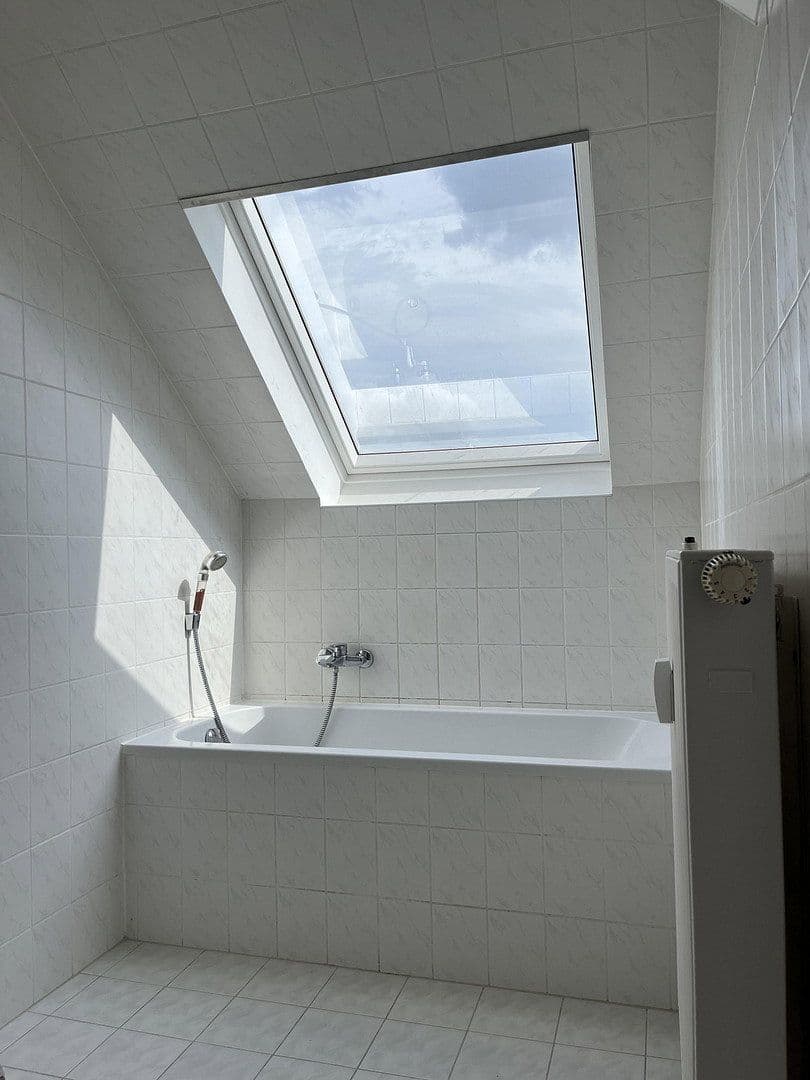 Pronájem bytu 4+1 95 m², Casparistraße 4, Chemnitz, Sasko Pronájem bytu 4+1 95 m², Casparistraße 4, Chemnitz, Sasko