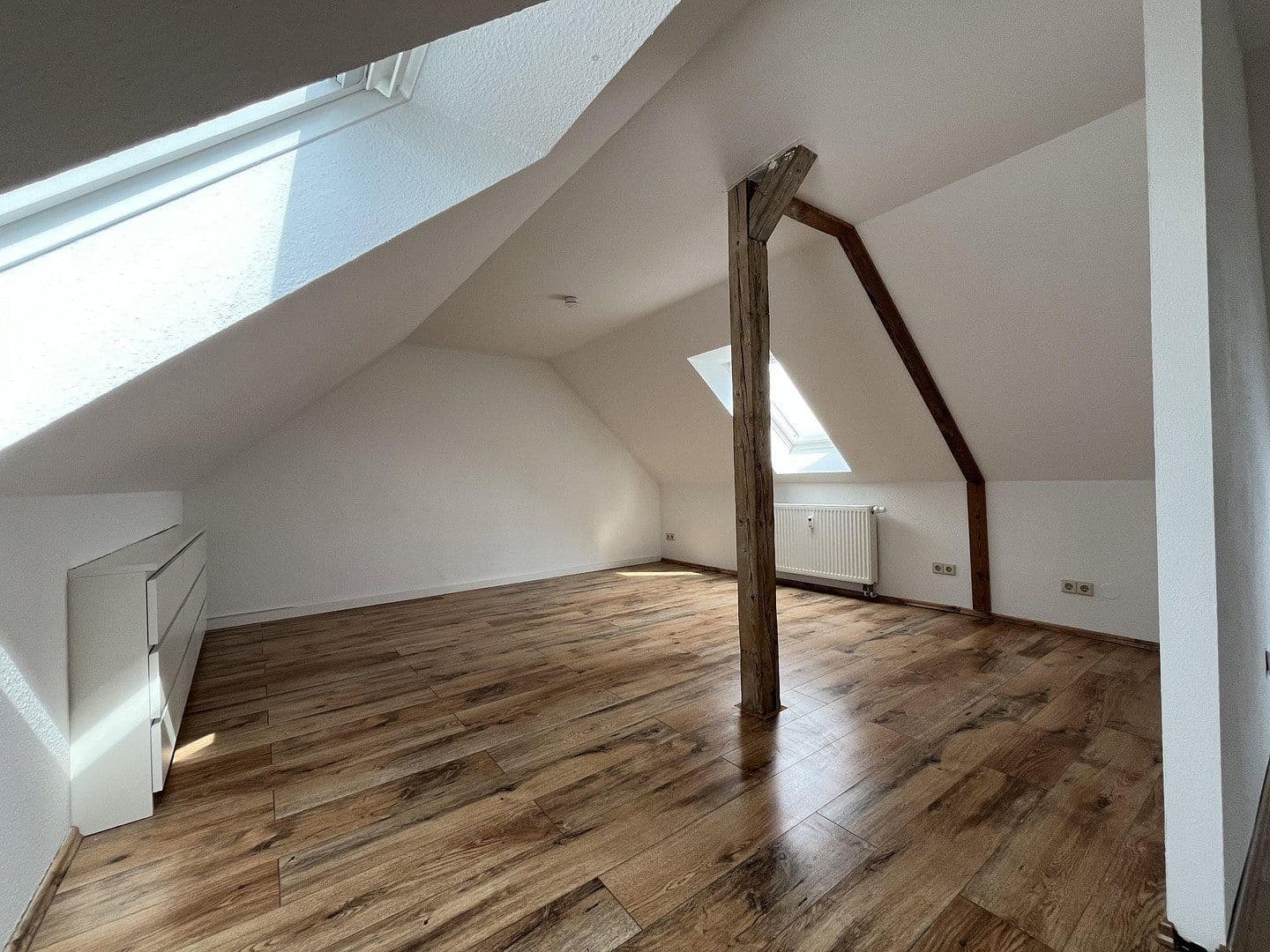 Pronájem bytu 4+1 95 m², Casparistraße 4, Chemnitz, Sasko Pronájem bytu 4+1 95 m², Casparistraße 4, Chemnitz, Sasko