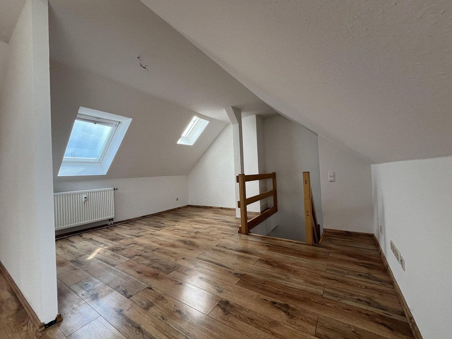 Pronájem bytu 4+1 95 m², Casparistraße 4, Chemnitz, Sasko Pronájem bytu 4+1 95 m², Casparistraße 4, Chemnitz, Sasko
