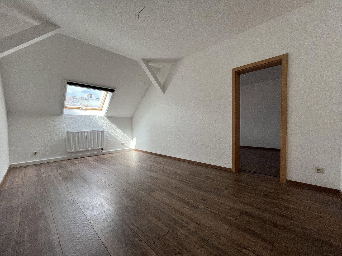 Pronájem bytu 4+1 95 m², Casparistraße 4, Chemnitz, Sasko Pronájem bytu 4+1 95 m², Casparistraße 4, Chemnitz, Sasko