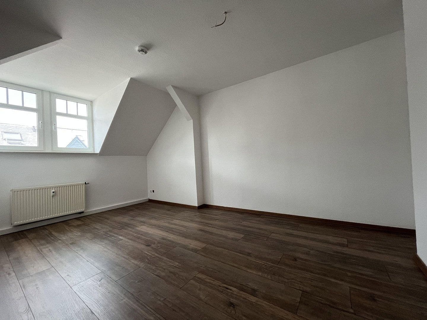 Pronájem bytu 4+1 95 m², Casparistraße 4, Chemnitz, Sasko Pronájem bytu 4+1 95 m², Casparistraße 4, Chemnitz, Sasko