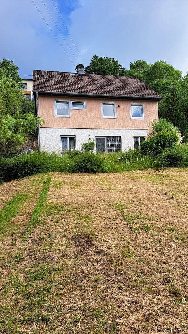 Prodej domu 120 m², pozemek 750 m², Siebenbachstrasse 19, Strotzbüsch, Porýní-Falc Prodej domu 120 m², pozemek 750 m², Siebenbachstrasse 19, Strotzbüsch, Porýní-Falc