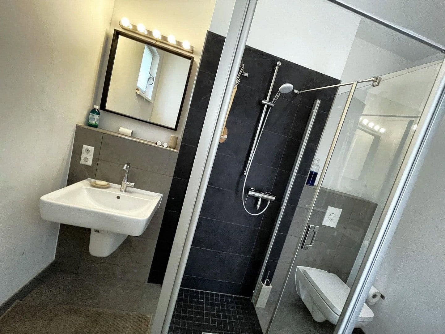 Pronájem bytu 1+1 47 m², Berlin, Berlín Pronájem bytu 1+1 47 m², Berlin, Berlín