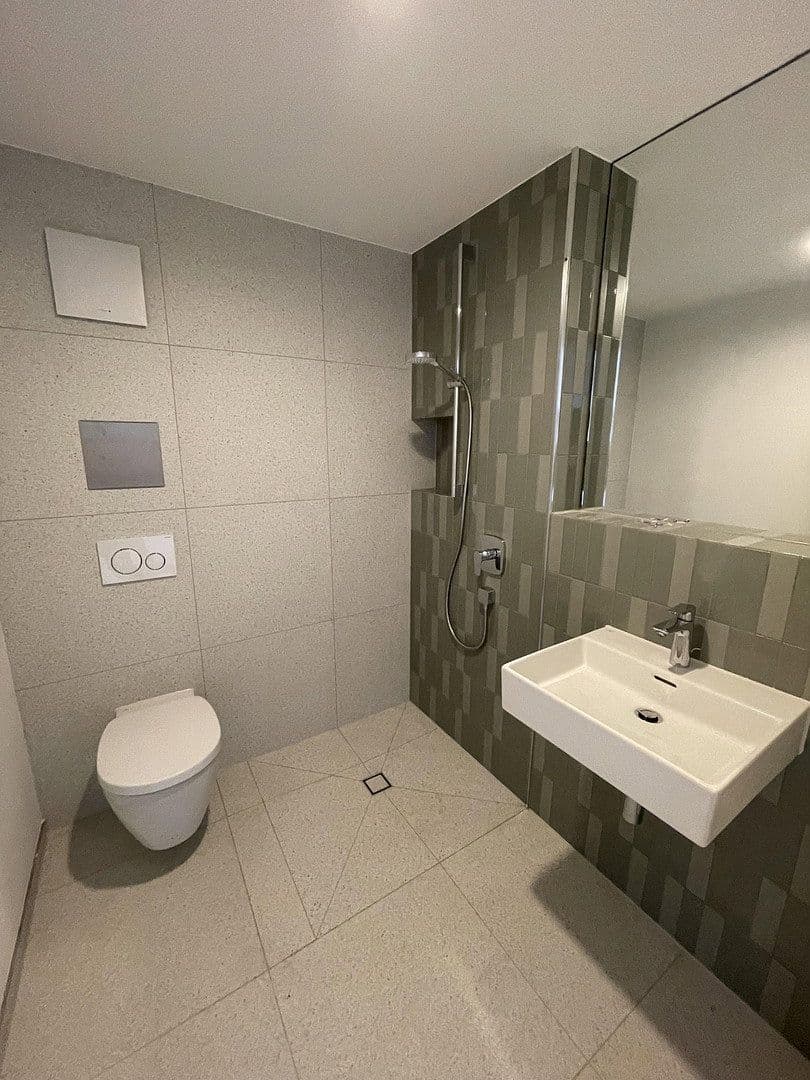 Pronájem bytu 1+1 29 m², Eberhardstrasse 30/1, Friedrichshafen, Bádensko-Württembersko Pronájem bytu 1+1 29 m², Eberhardstrasse 30/1, Friedrichshafen, Bádensko-Württembersko