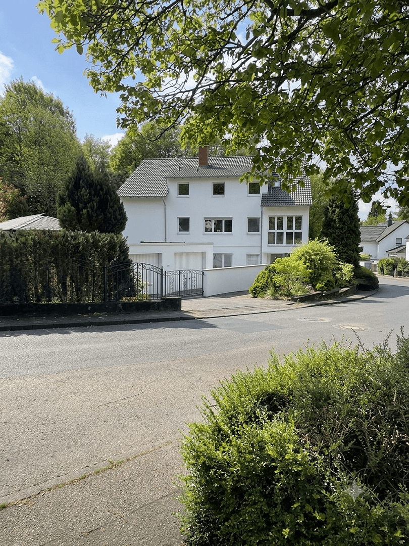 Prodej bytu 4+1 104 m², Bergisch Gladbach, Severní Porýní-Vestfálsko Prodej bytu 4+1 104 m², Bergisch Gladbach, Severní Porýní-Vestfálsko