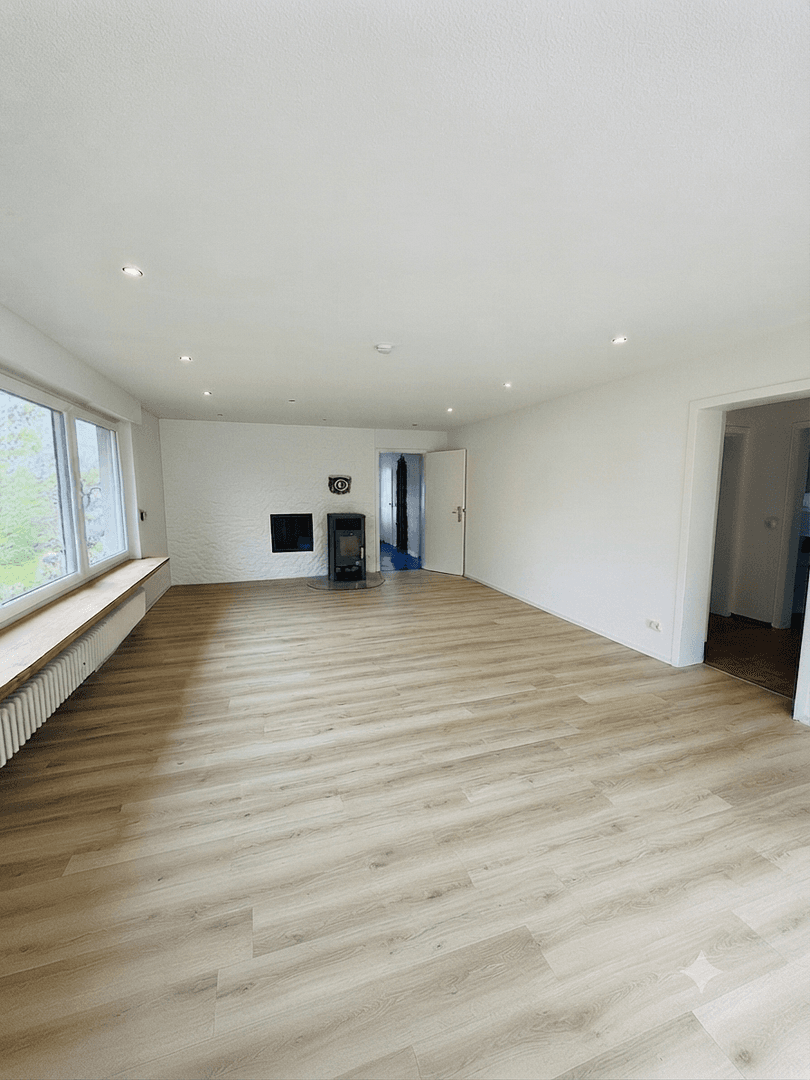 Prodej bytu 4+1 104 m², Bergisch Gladbach, Severní Porýní-Vestfálsko Prodej bytu 4+1 104 m², Bergisch Gladbach, Severní Porýní-Vestfálsko