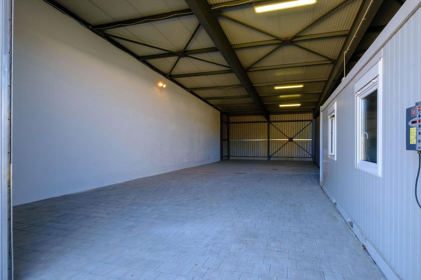 Pronájem nebytového prostoru 1.700 m², Daimlerstr. 31, Waldshut-Tiengen, Bádensko-Württembersko Pronájem nebytového prostoru 1.700 m², Daimlerstr. 31, Waldshut-Tiengen, Bádensko-Württembersko