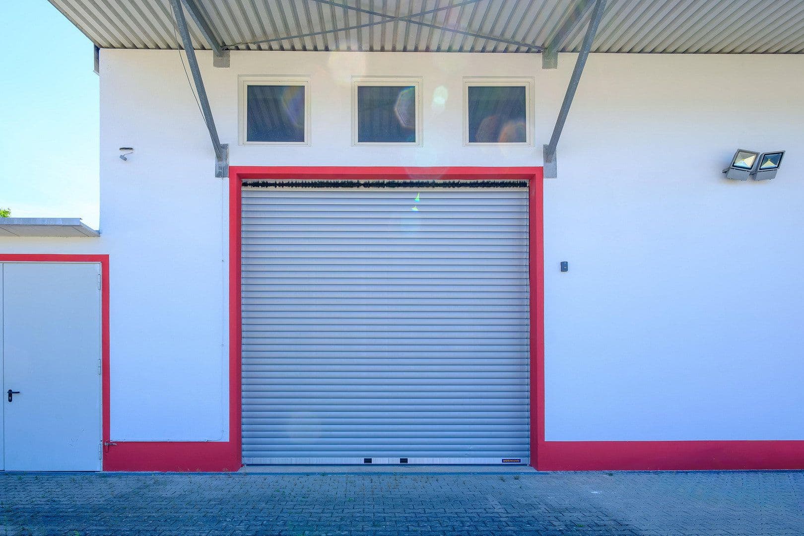 Pronájem nebytového prostoru 1.700 m², Daimlerstr. 31, Waldshut-Tiengen, Bádensko-Württembersko Pronájem nebytového prostoru 1.700 m², Daimlerstr. 31, Waldshut-Tiengen, Bádensko-Württembersko