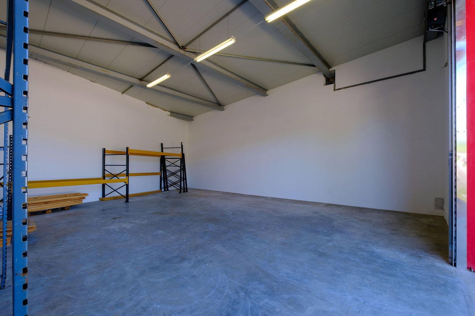 Pronájem nebytového prostoru 1.700 m², Daimlerstr. 31, Waldshut-Tiengen, Bádensko-Württembersko Pronájem nebytového prostoru 1.700 m², Daimlerstr. 31, Waldshut-Tiengen, Bádensko-Württembersko
