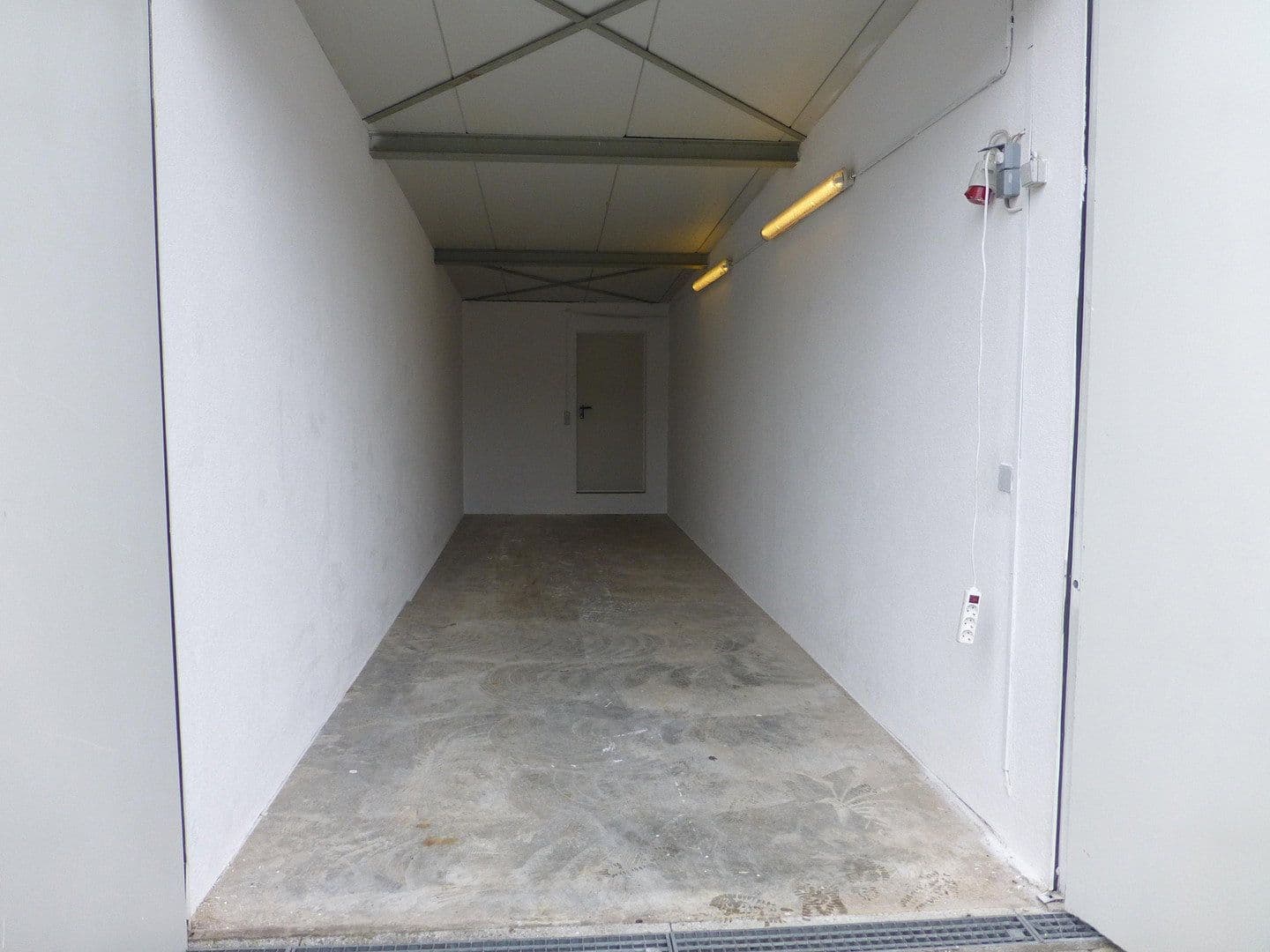 Pronájem nebytového prostoru 1.700 m², Daimlerstr. 31, Waldshut-Tiengen, Bádensko-Württembersko Pronájem nebytového prostoru 1.700 m², Daimlerstr. 31, Waldshut-Tiengen, Bádensko-Württembersko
