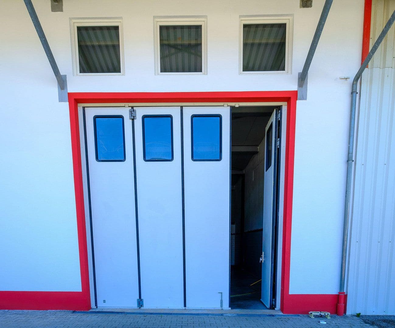 Pronájem nebytového prostoru 1.700 m², Daimlerstr. 31, Waldshut-Tiengen, Bádensko-Württembersko Pronájem nebytového prostoru 1.700 m², Daimlerstr. 31, Waldshut-Tiengen, Bádensko-Württembersko
