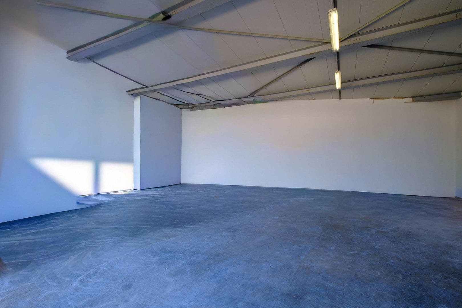 Pronájem nebytového prostoru 1.700 m², Daimlerstr. 31, Waldshut-Tiengen, Bádensko-Württembersko Pronájem nebytového prostoru 1.700 m², Daimlerstr. 31, Waldshut-Tiengen, Bádensko-Württembersko