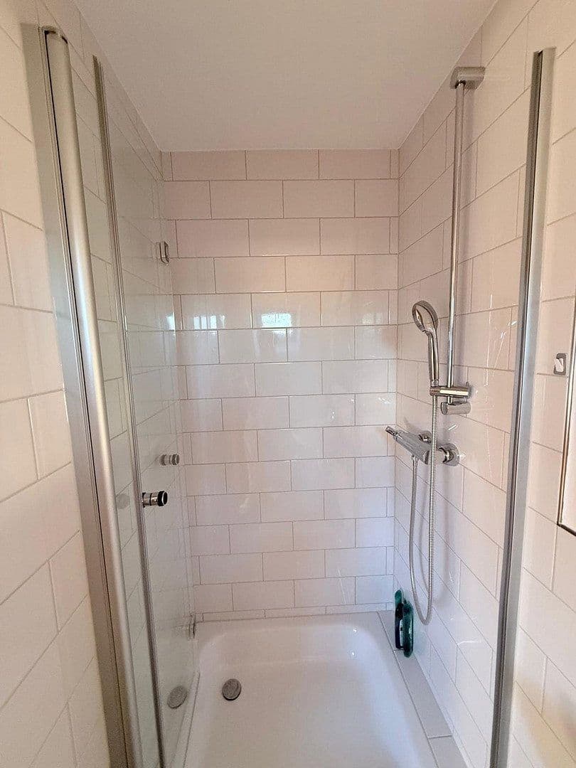 Pronájem domu 140 m², pozemek 218 m², Ratingen, Severní Porýní-Vestfálsko Pronájem domu 140 m², pozemek 218 m², Ratingen, Severní Porýní-Vestfálsko