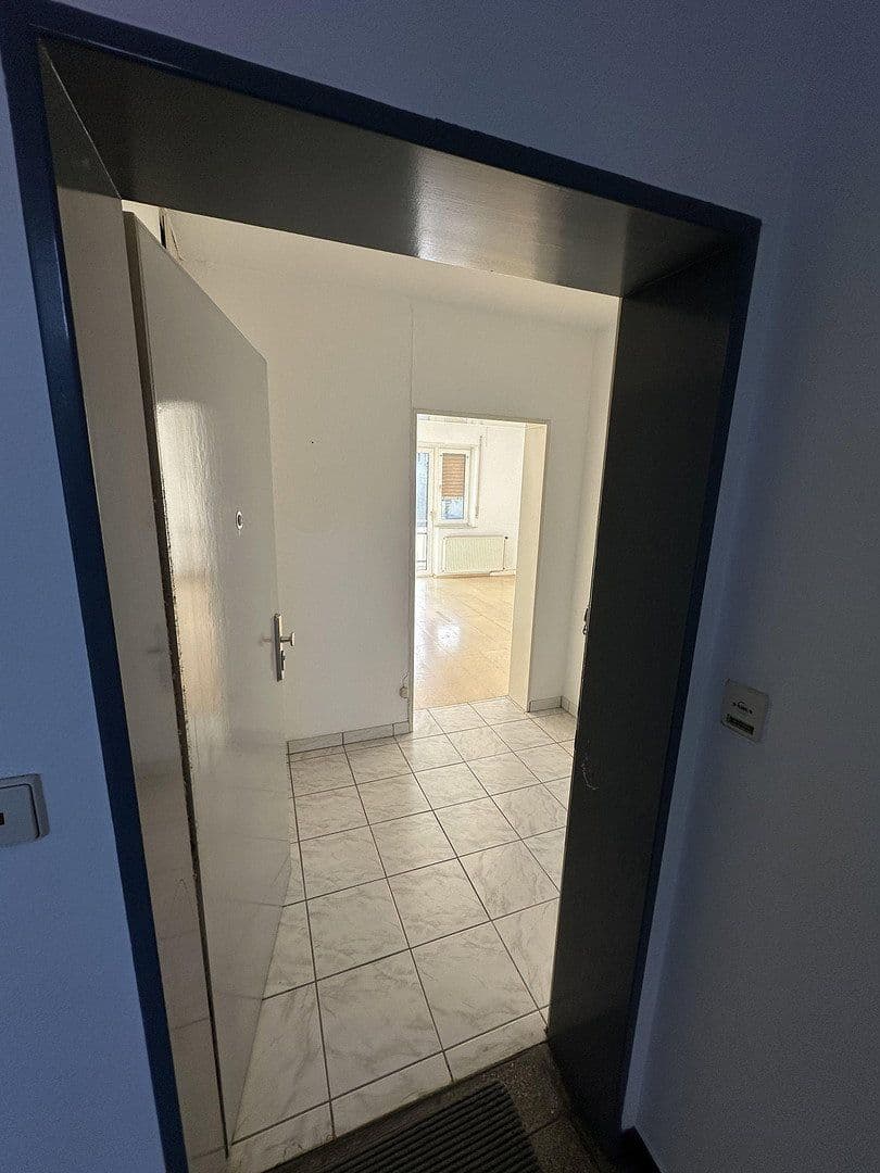 Pronájem bytu 1+1 41 m², Ludwigshafen am Rhein, Porýní-Falc Pronájem bytu 1+1 41 m², Ludwigshafen am Rhein, Porýní-Falc