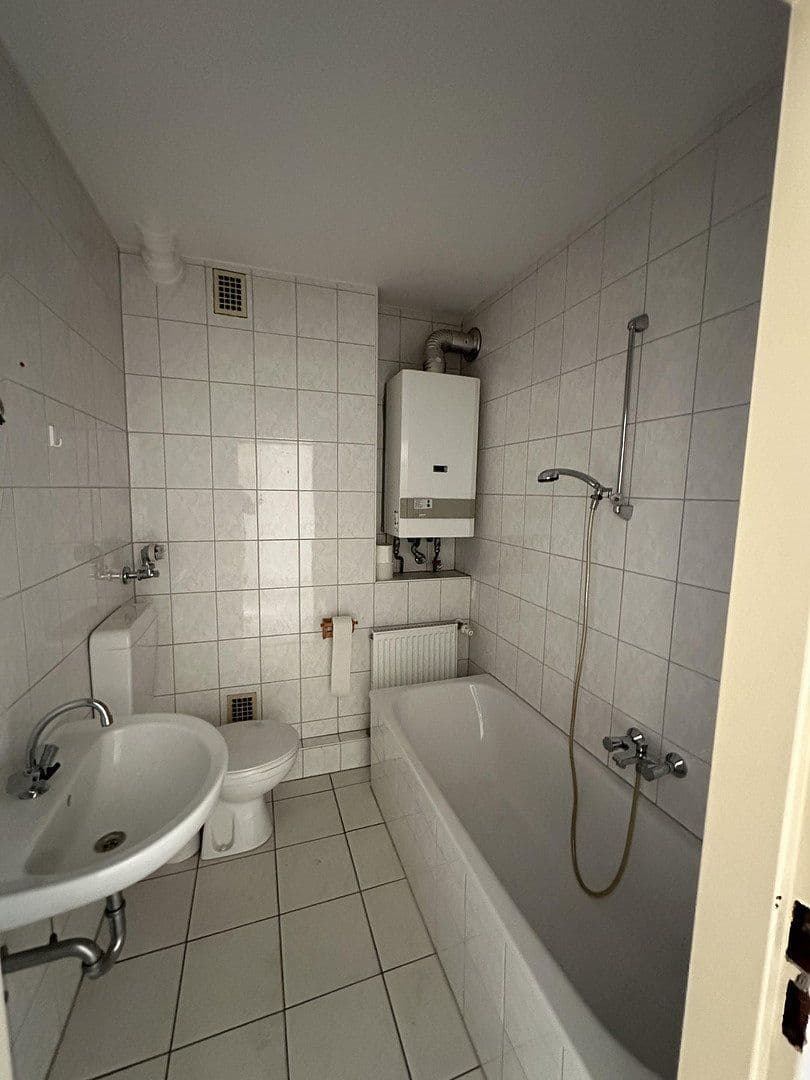 Pronájem bytu 1+1 41 m², Ludwigshafen am Rhein, Porýní-Falc Pronájem bytu 1+1 41 m², Ludwigshafen am Rhein, Porýní-Falc
