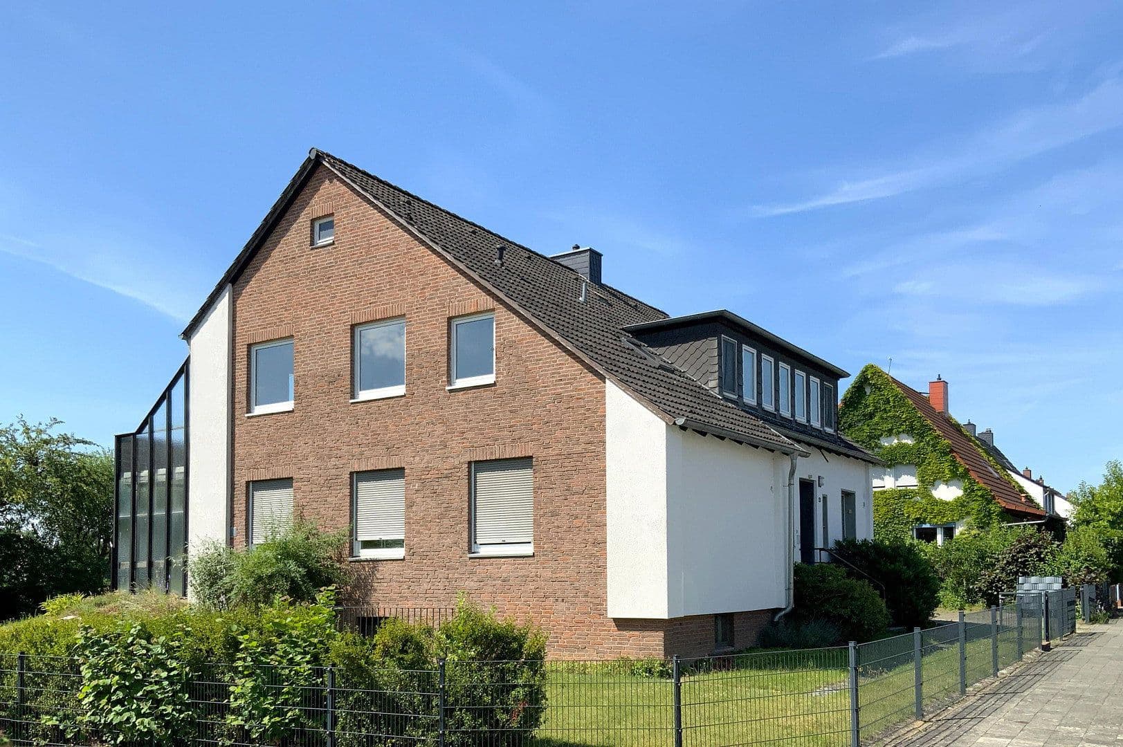 Prodej domu 266 m², pozemek 1.039 m², Braunschweig, Dolní Sasko Prodej domu 266 m², pozemek 1.039 m², Braunschweig, Dolní Sasko