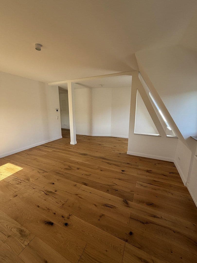 Pronájem bytu 2+1 68 m², Paulusstr. 22, Stuttgart West, Bádensko-Württembersko Pronájem bytu 2+1 68 m², Paulusstr. 22, Stuttgart West, Bádensko-Württembersko