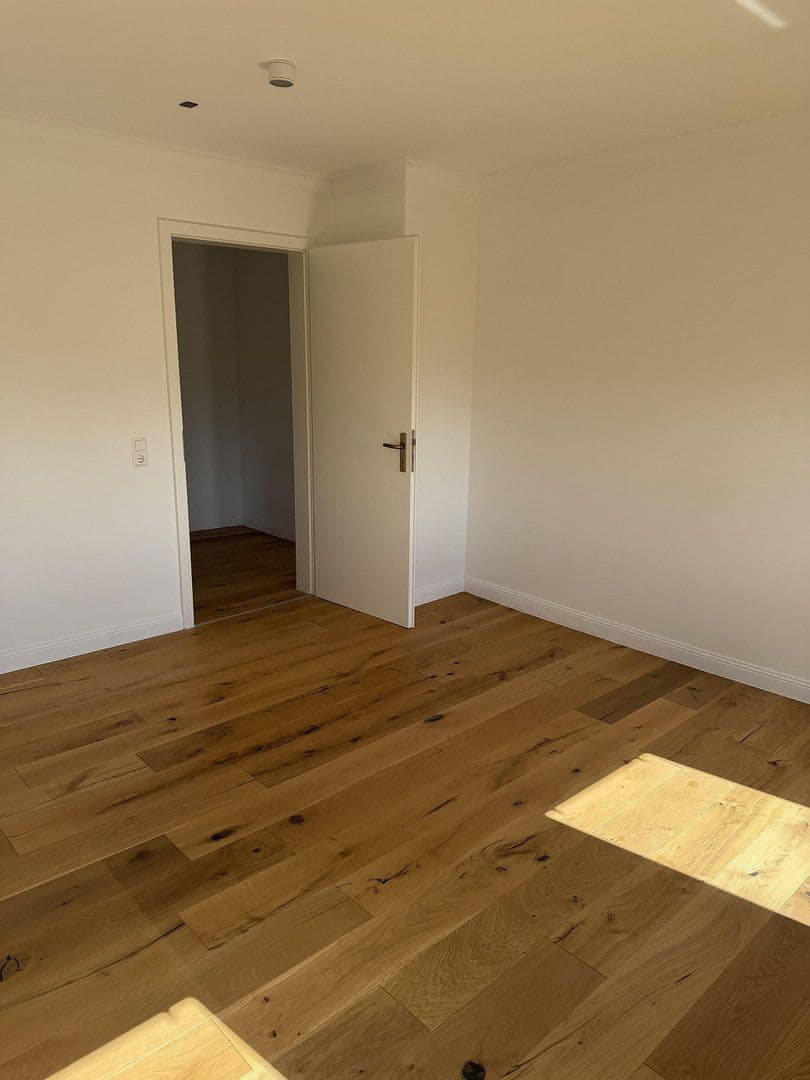 Pronájem bytu 2+1 68 m², Paulusstr. 22, Stuttgart West, Bádensko-Württembersko Pronájem bytu 2+1 68 m², Paulusstr. 22, Stuttgart West, Bádensko-Württembersko