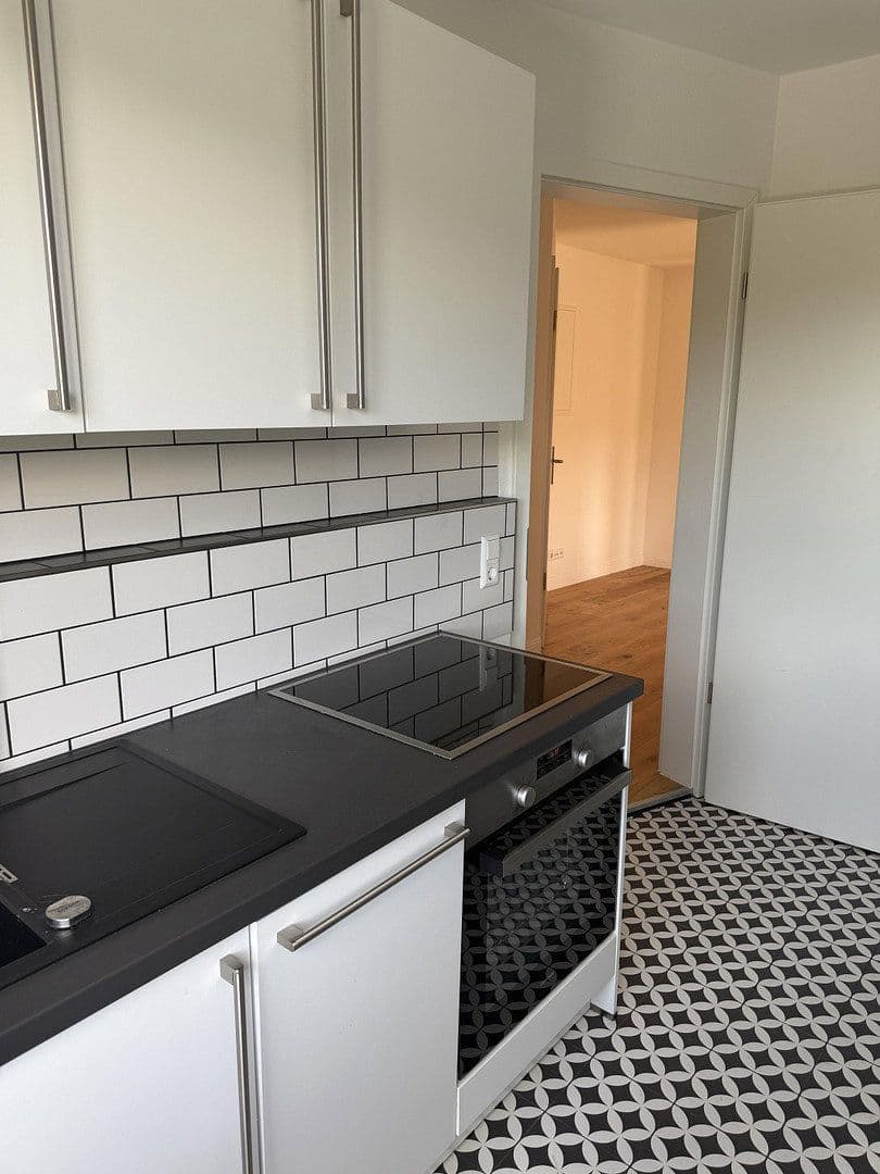 Pronájem bytu 2+1 68 m², Paulusstr. 22, Stuttgart West, Bádensko-Württembersko Pronájem bytu 2+1 68 m², Paulusstr. 22, Stuttgart West, Bádensko-Württembersko