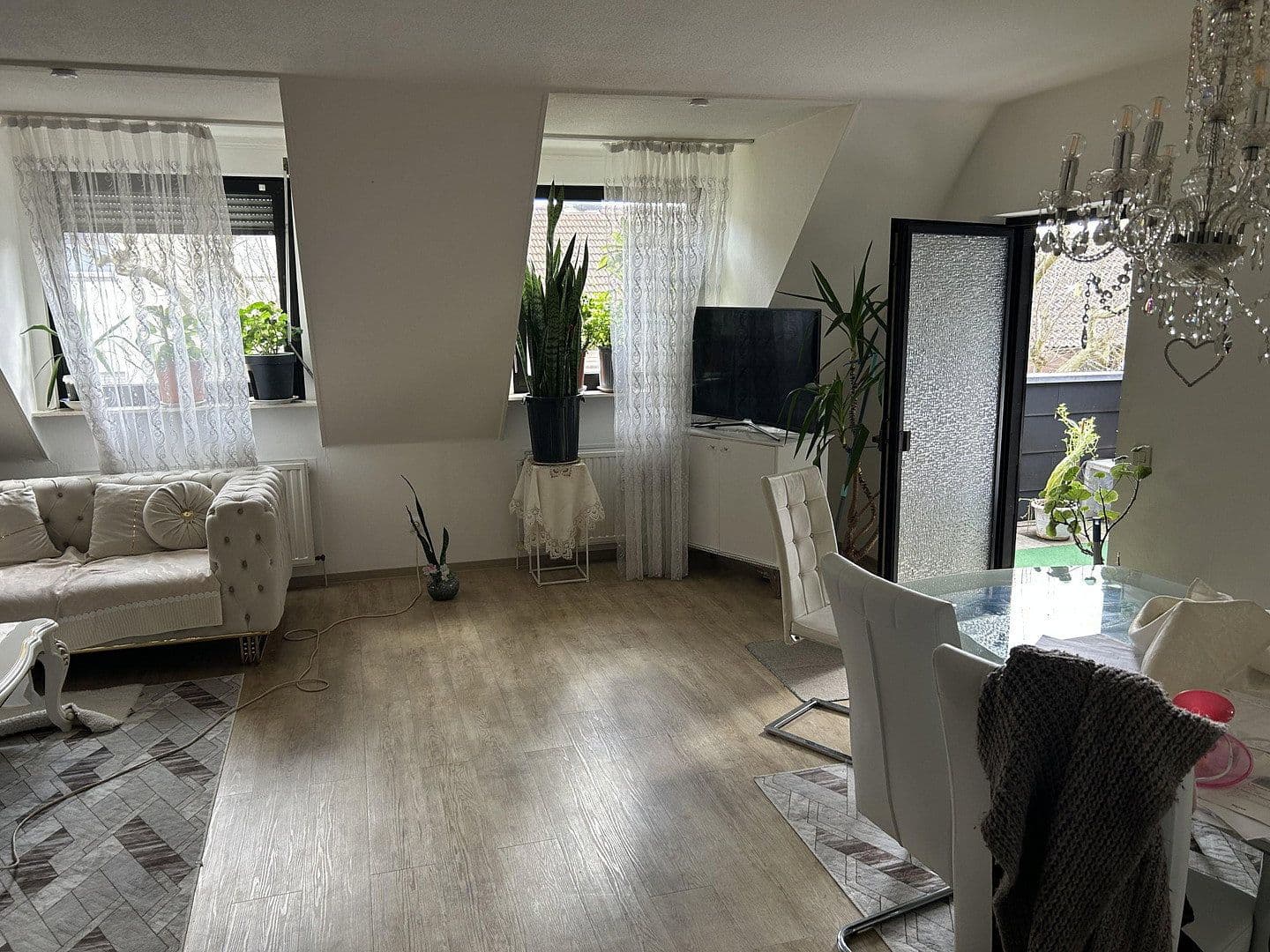 Pronájem bytu 3+1 72 m², Poststraße 21, Völklingen, Země Sársko Pronájem bytu 3+1 72 m², Poststraße 21, Völklingen, Země Sársko