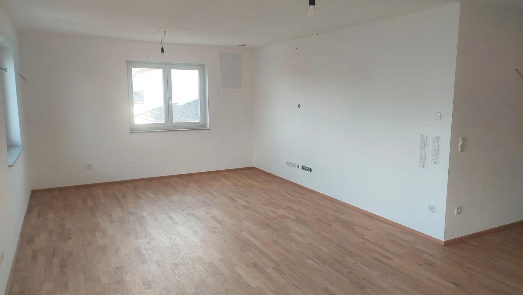 Pronájem bytu 4+1 111 m², Rothanger 16, Ehekirchen, Bavorsko Pronájem bytu 4+1 111 m², Rothanger 16, Ehekirchen, Bavorsko