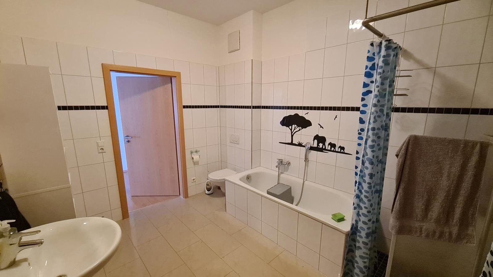Pronájem bytu 2+1 86 m², Liebenzeller Str.3, Neuhausen, Bádensko-Württembersko Pronájem bytu 2+1 86 m², Liebenzeller Str.3, Neuhausen, Bádensko-Württembersko