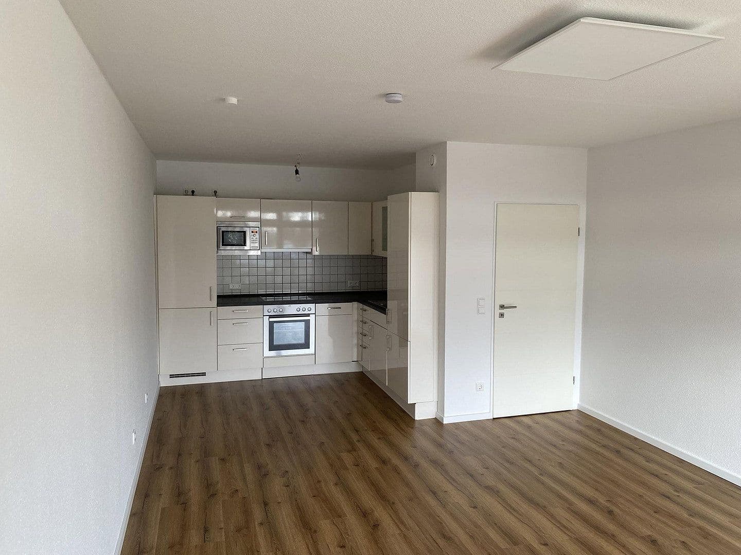 Pronájem bytu 2+1 65 m², Brucknerstraße 6, Graben-Neudorf, Bádensko-Württembersko Pronájem bytu 2+1 65 m², Brucknerstraße 6, Graben-Neudorf, Bádensko-Württembersko