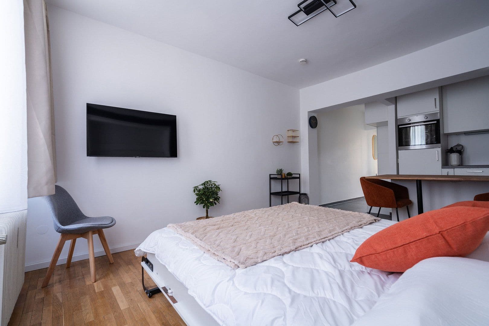 Pronájem bytu 1+kk 35 m², Hans-Sachs-Str. 2, München, Bavorsko Pronájem bytu 1+kk 35 m², Hans-Sachs-Str. 2, München, Bavorsko