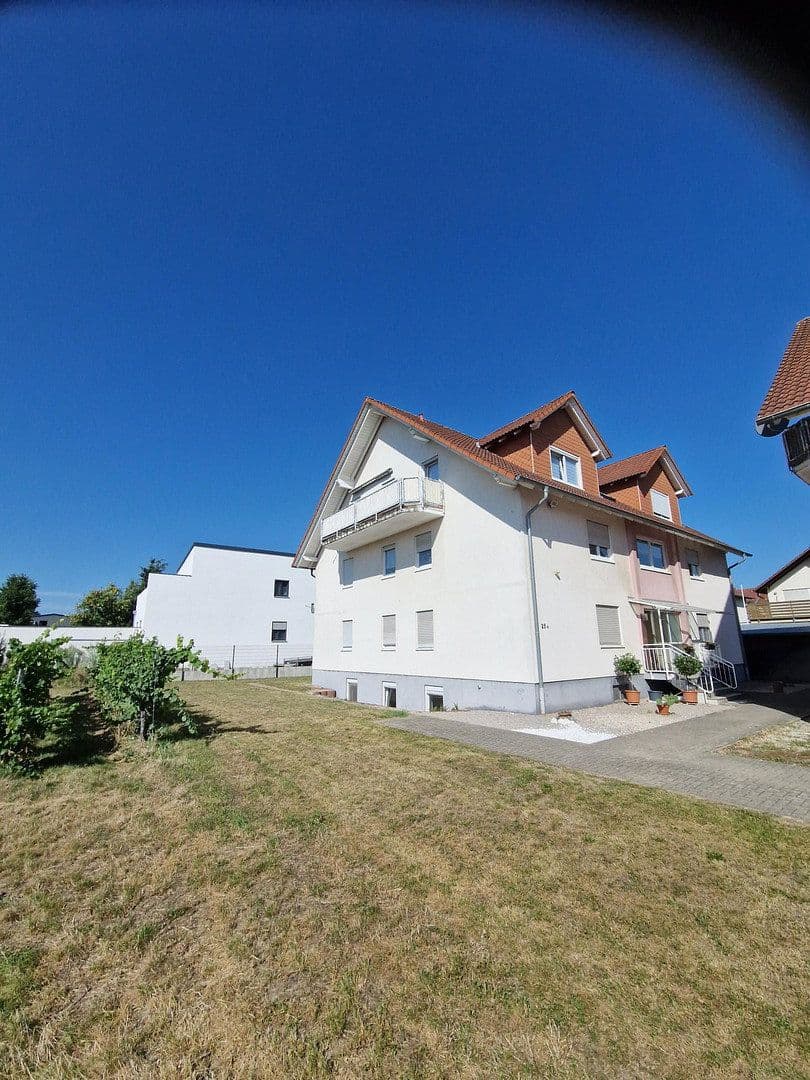 Pronájem bytu 3+1 73 m², Schloßstraße 25a, Edesheim, Porýní-Falc Pronájem bytu 3+1 73 m², Schloßstraße 25a, Edesheim, Porýní-Falc