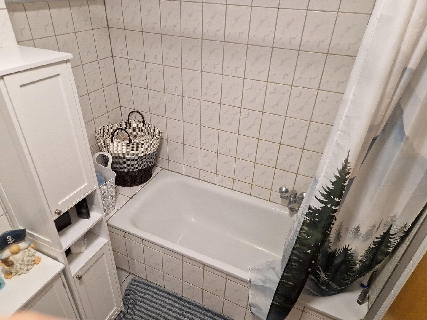 Pronájem bytu 3+1 73 m², Schloßstraße 25a, Edesheim, Porýní-Falc Pronájem bytu 3+1 73 m², Schloßstraße 25a, Edesheim, Porýní-Falc