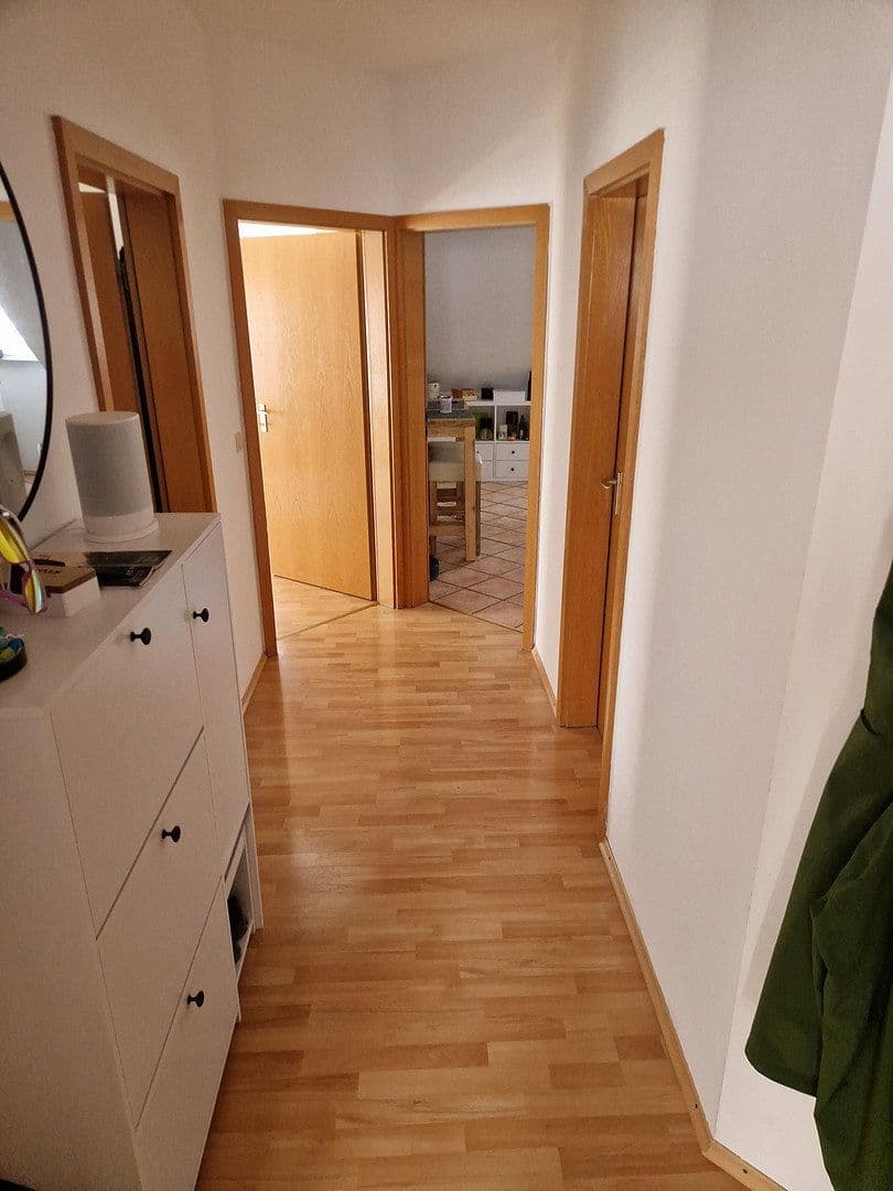 Pronájem bytu 3+1 73 m², Schloßstraße 25a, Edesheim, Porýní-Falc Pronájem bytu 3+1 73 m², Schloßstraße 25a, Edesheim, Porýní-Falc