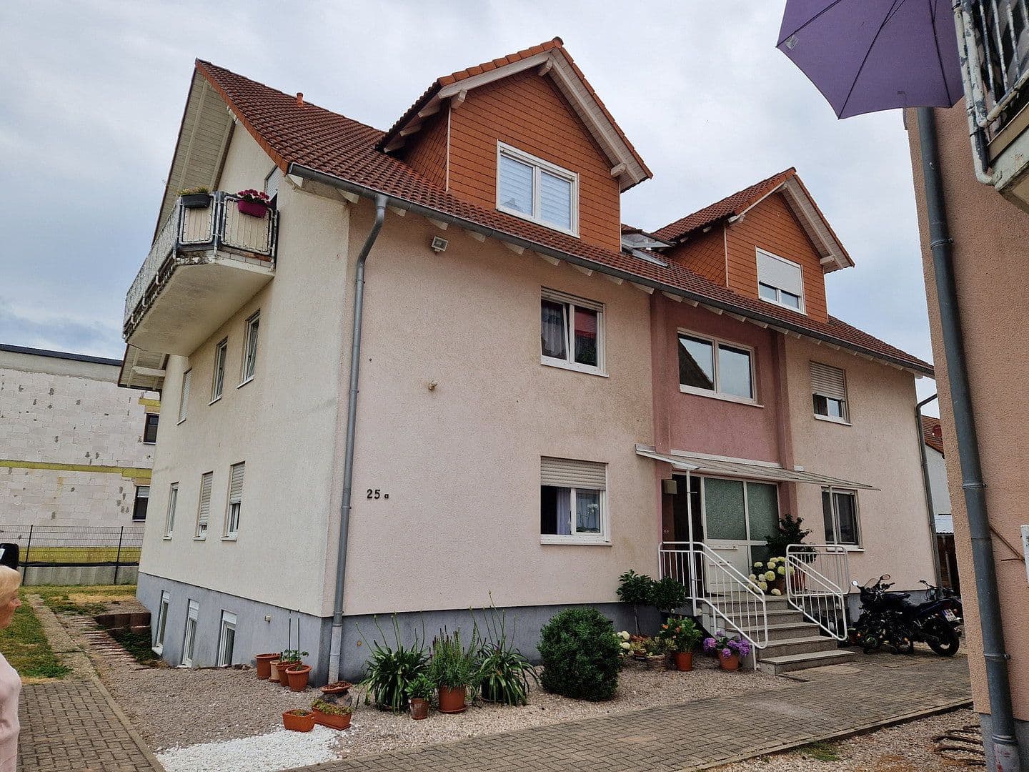 Pronájem bytu 3+1 73 m², Schloßstraße 25a, Edesheim, Porýní-Falc Pronájem bytu 3+1 73 m², Schloßstraße 25a, Edesheim, Porýní-Falc