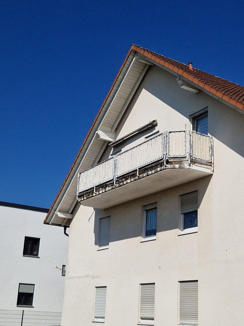 Pronájem bytu 3+1 73 m², Schloßstraße 25a, Edesheim, Porýní-Falc Pronájem bytu 3+1 73 m², Schloßstraße 25a, Edesheim, Porýní-Falc