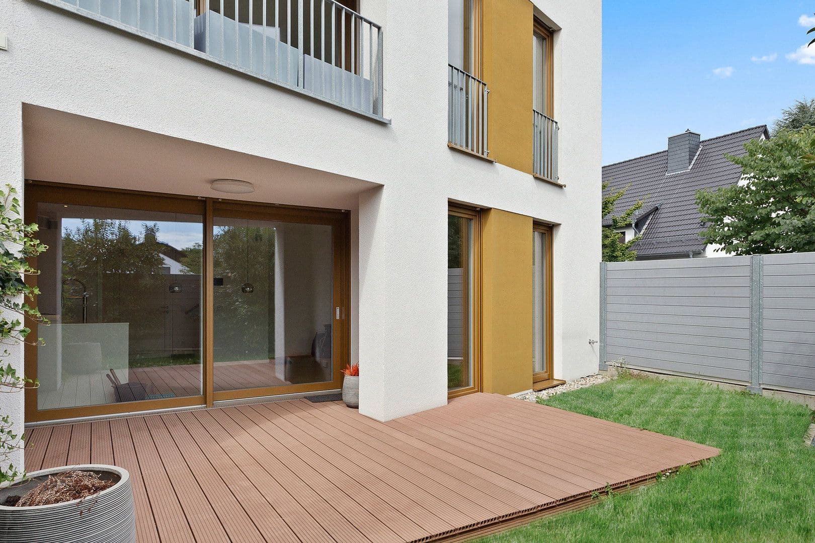 Prodej domu 169 m², pozemek 160 m², Höchsterstr. 11b, Liederbach am Taunus, Hessen Prodej domu 169 m², pozemek 160 m², Höchsterstr. 11b, Liederbach am Taunus, Hessen