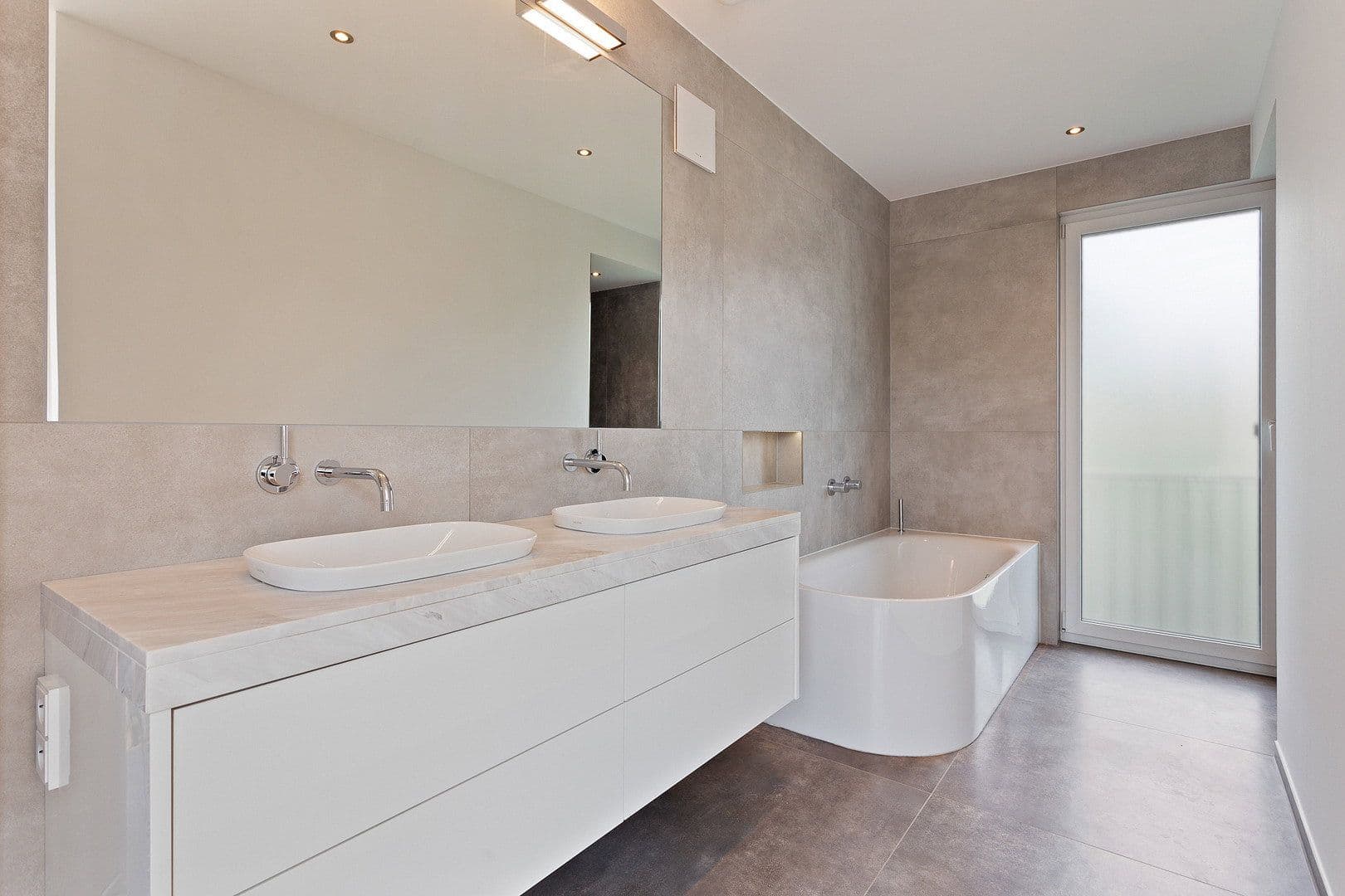Prodej domu 169 m², pozemek 160 m², Höchsterstr. 11b, Liederbach am Taunus, Hessen Prodej domu 169 m², pozemek 160 m², Höchsterstr. 11b, Liederbach am Taunus, Hessen