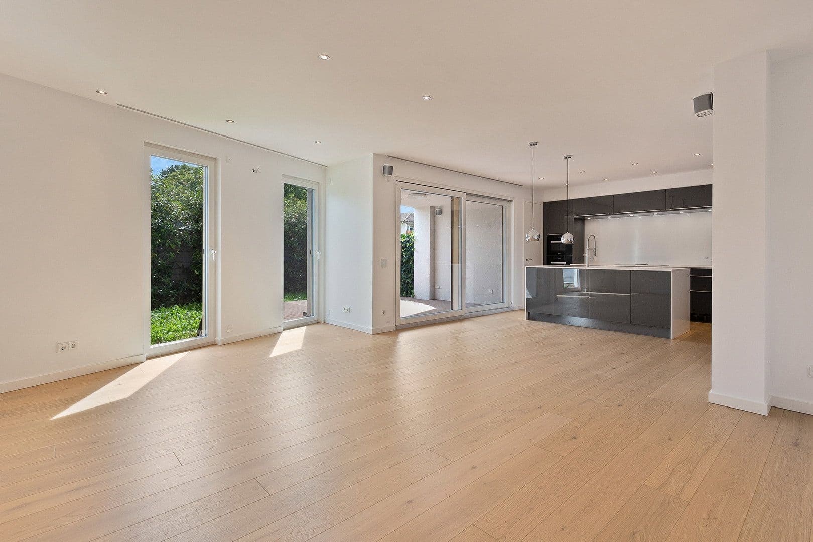 Prodej domu 169 m², pozemek 160 m², Höchsterstr. 11b, Liederbach am Taunus, Hessen Prodej domu 169 m², pozemek 160 m², Höchsterstr. 11b, Liederbach am Taunus, Hessen