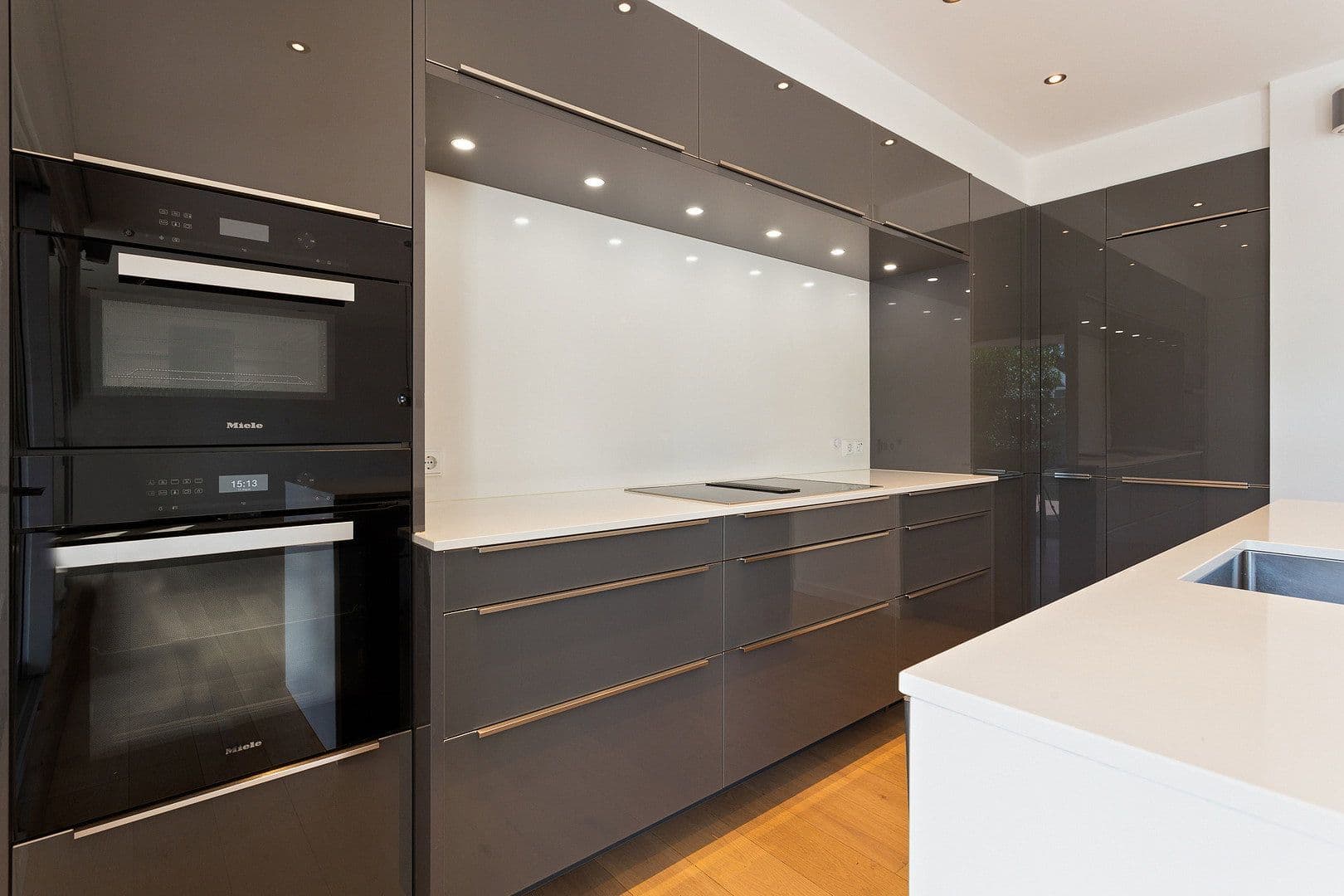 Prodej domu 169 m², pozemek 160 m², Höchsterstr. 11b, Liederbach am Taunus, Hessen Prodej domu 169 m², pozemek 160 m², Höchsterstr. 11b, Liederbach am Taunus, Hessen
