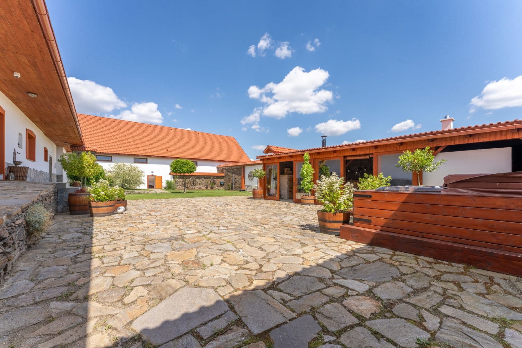 Prodej domu 926 m², pozemek 3.061 m², Sedlečko u Soběslavě, Jihočeský kraj Prodej domu 926 m², pozemek 3.061 m², Sedlečko u Soběslavě, Jihočeský kraj