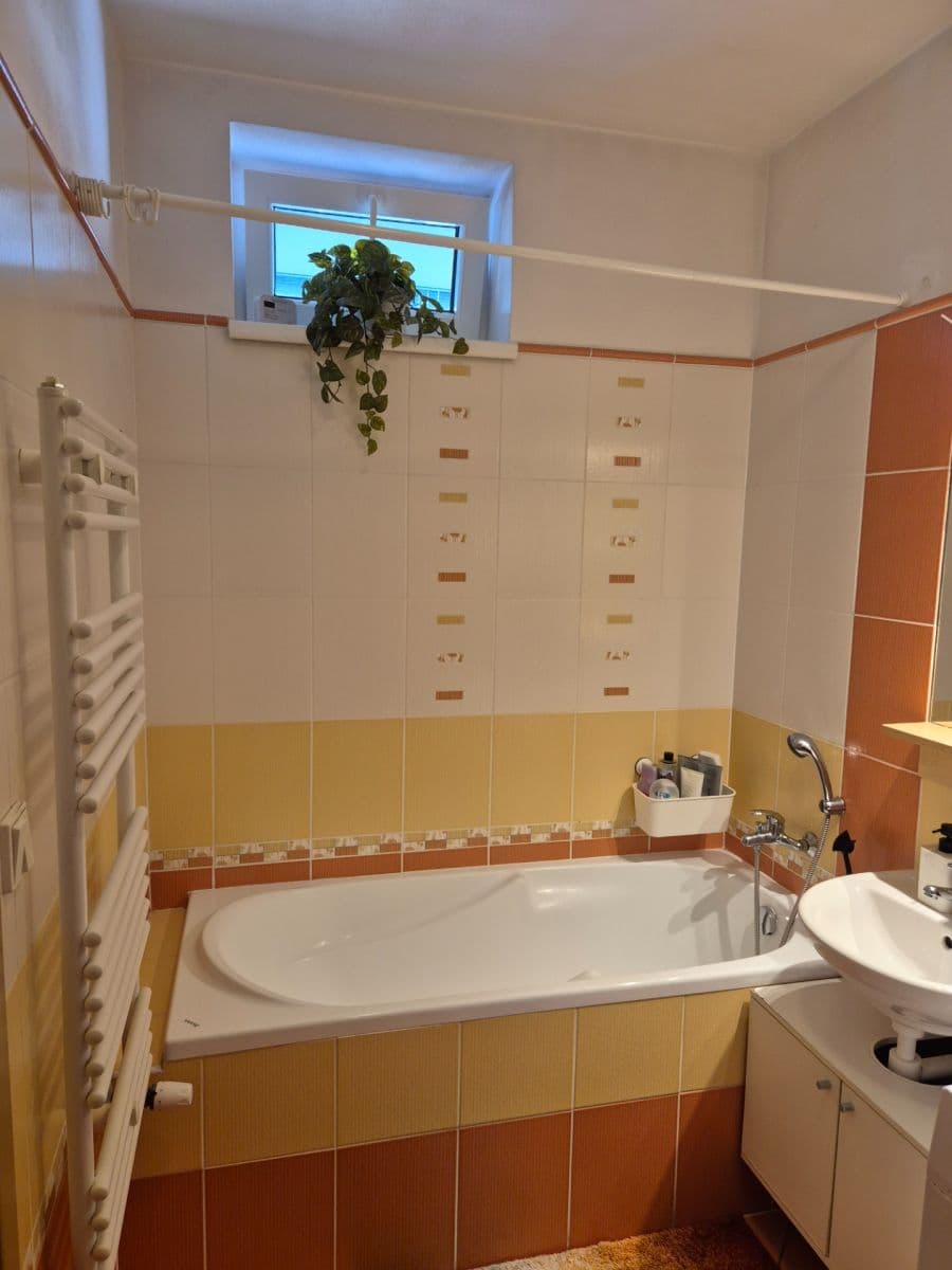 Pronájem bytu 2+kk 55 m², Poláčkova, Jihlava, Kraj Vysočina Pronájem bytu 2+kk 55 m², Poláčkova, Jihlava, Kraj Vysočina
