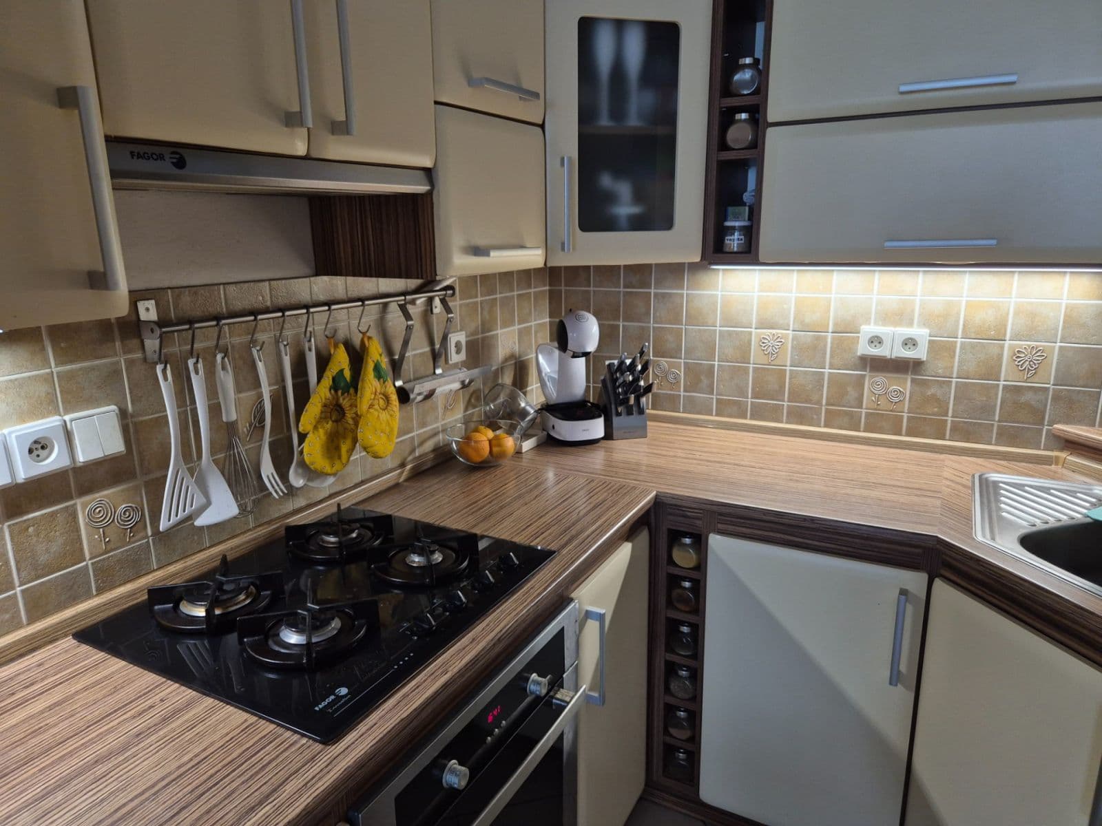 Pronájem bytu 2+kk 55 m², Poláčkova, Jihlava, Kraj Vysočina Pronájem bytu 2+kk 55 m², Poláčkova, Jihlava, Kraj Vysočina