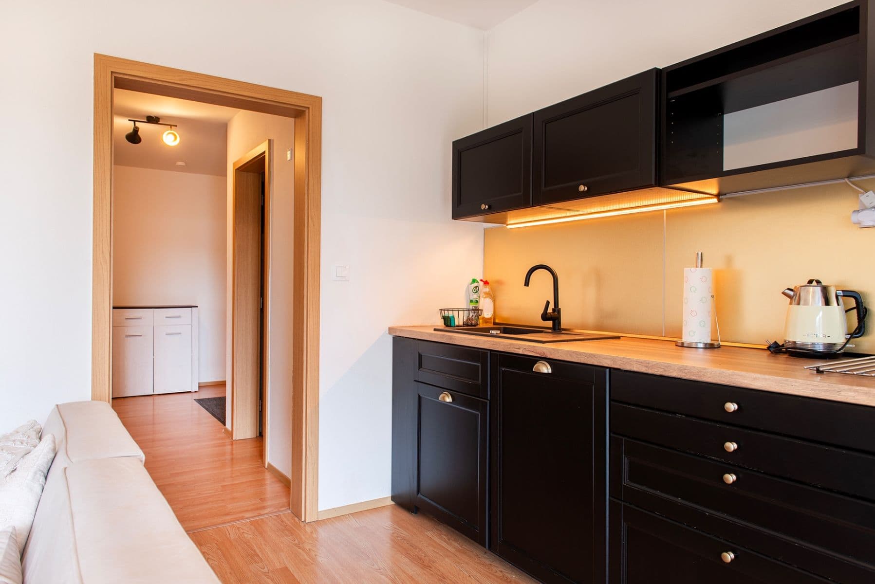 Pronájem bytu 2+kk 48 m², Ječná, Hostivice, Středočeský kraj Pronájem bytu 2+kk 48 m², Ječná, Hostivice, Středočeský kraj