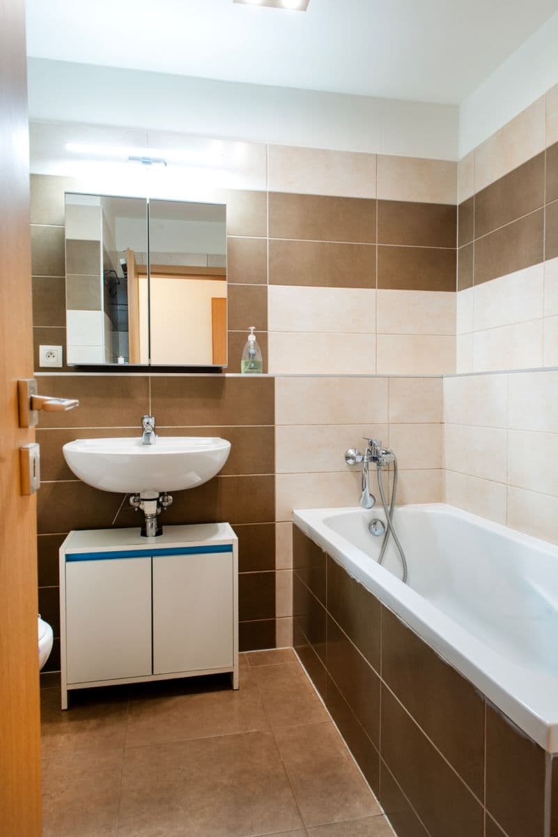 Pronájem bytu 2+kk 48 m², Ječná, Hostivice, Středočeský kraj Pronájem bytu 2+kk 48 m², Ječná, Hostivice, Středočeský kraj