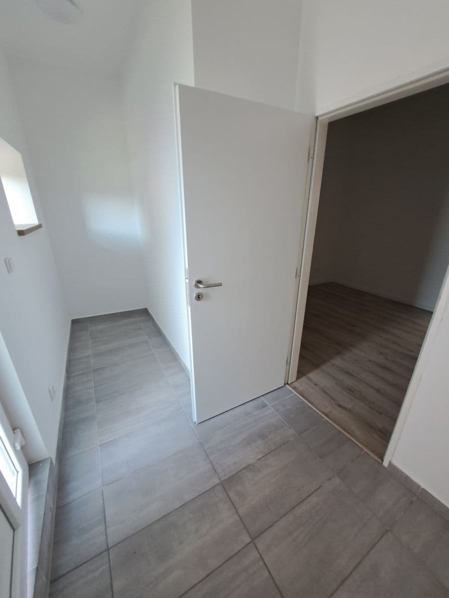 Pronájem bytu 2+1 58 m², Žatecká, Jesenice, Středočeský kraj Pronájem bytu 2+1 58 m², Žatecká, Jesenice, Středočeský kraj
