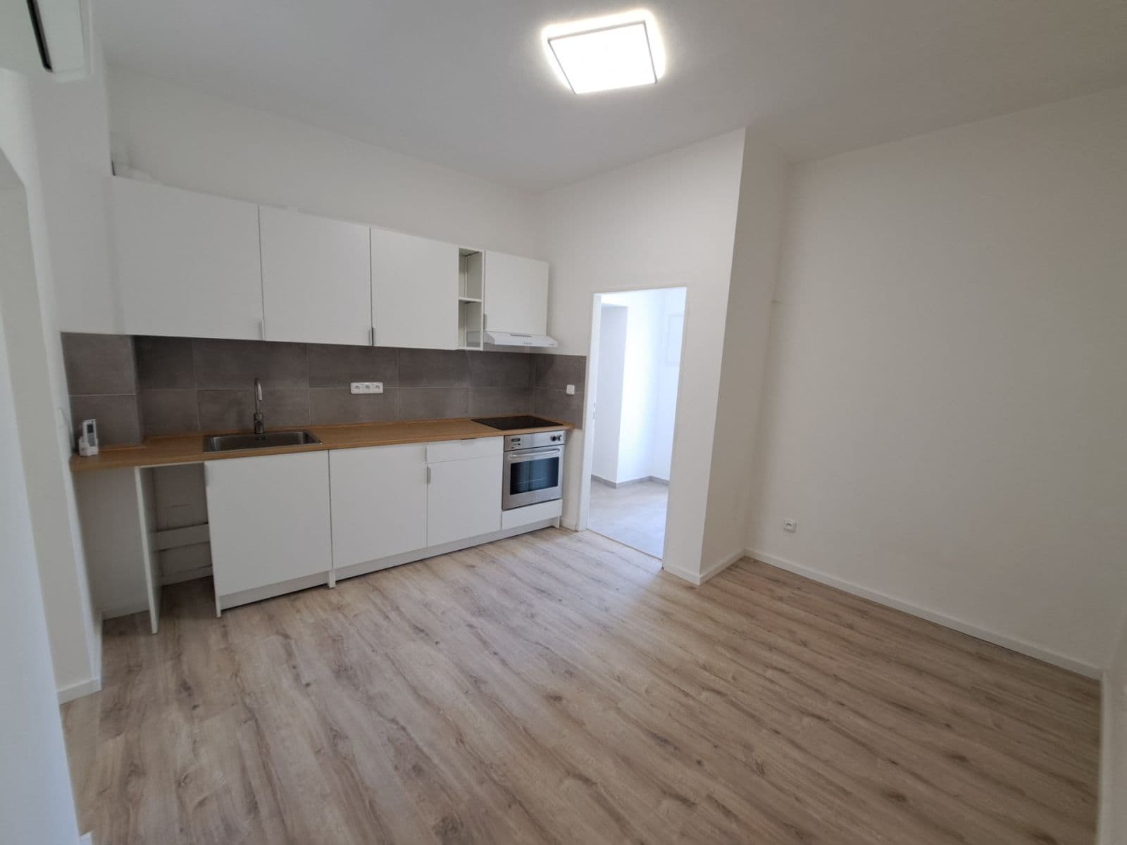 Pronájem bytu 2+1 58 m², Žatecká, Jesenice, Středočeský kraj Pronájem bytu 2+1 58 m², Žatecká, Jesenice, Středočeský kraj