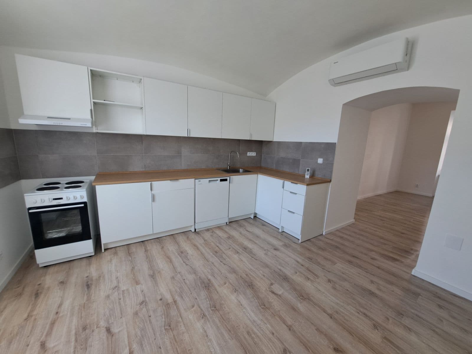 Pronájem bytu 2+1 58 m², Žatecká, Jesenice, Středočeský kraj Pronájem bytu 2+1 58 m², Žatecká, Jesenice, Středočeský kraj
