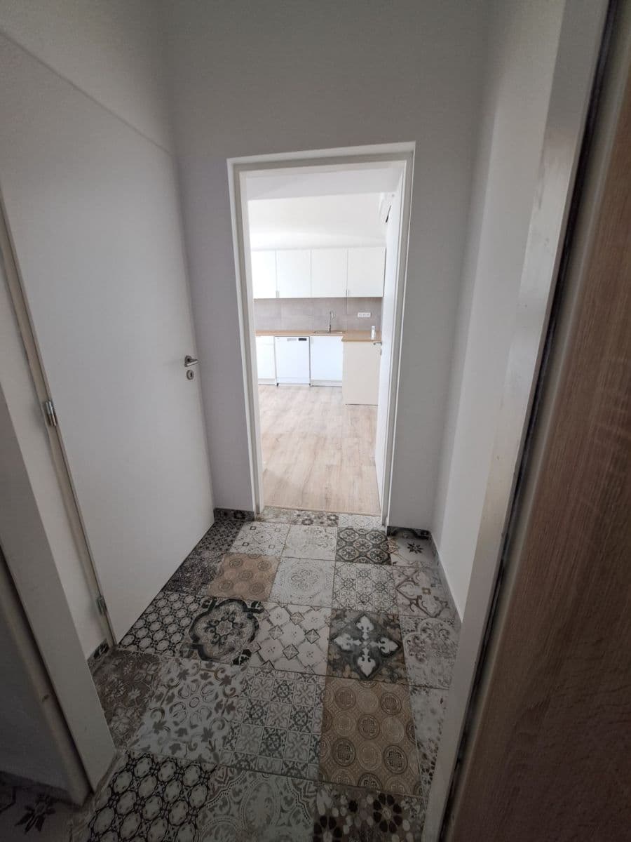 Pronájem bytu 2+1 58 m², Žatecká, Jesenice, Středočeský kraj Pronájem bytu 2+1 58 m², Žatecká, Jesenice, Středočeský kraj
