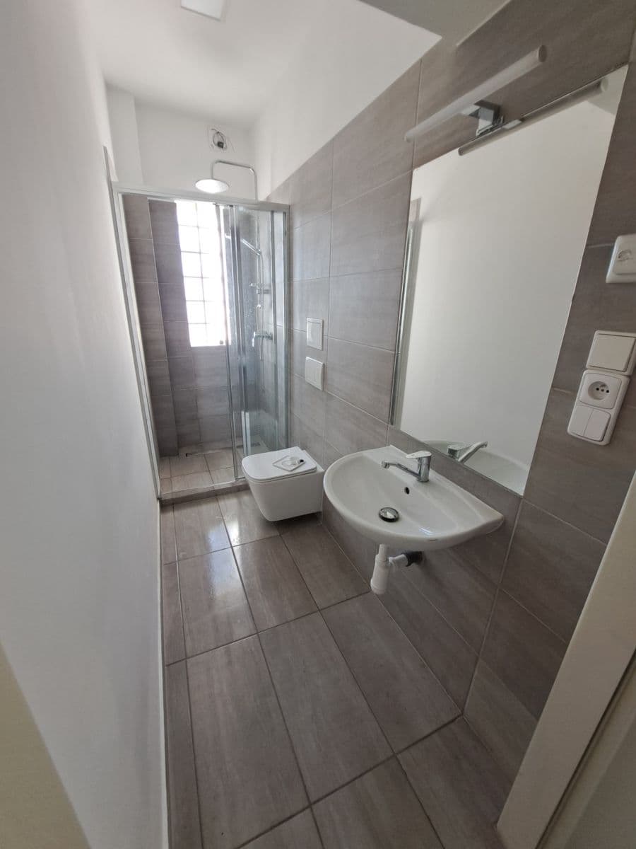 Pronájem bytu 2+1 58 m², Žatecká, Jesenice, Středočeský kraj Pronájem bytu 2+1 58 m², Žatecká, Jesenice, Středočeský kraj