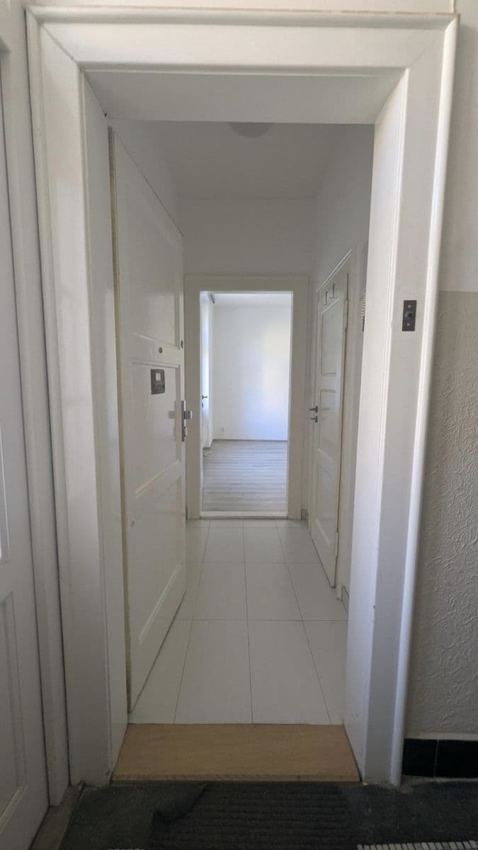 Pronájem bytu 1+kk 30 m², Jaurisova, Praha, Praha Pronájem bytu 1+kk 30 m², Jaurisova, Praha, Praha